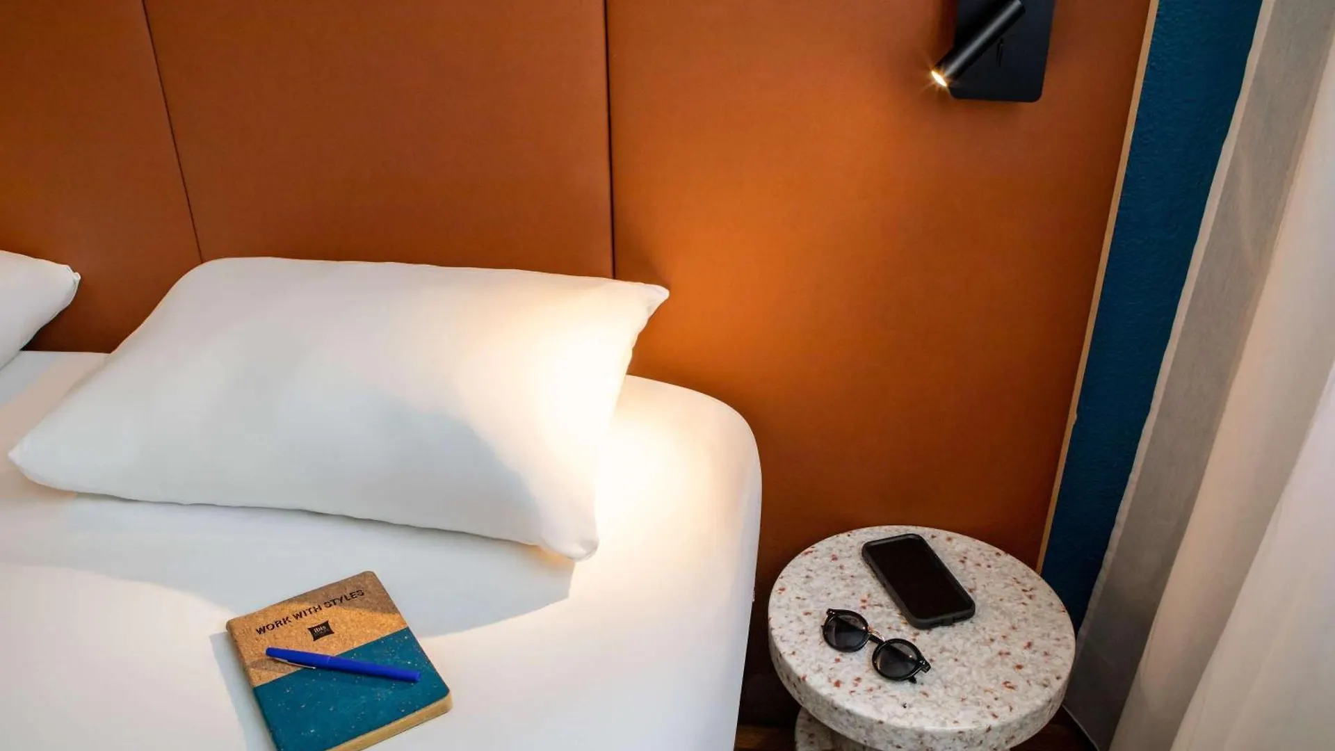 Ibis Paris Ornano Montmartre Nord 18Eme Otel