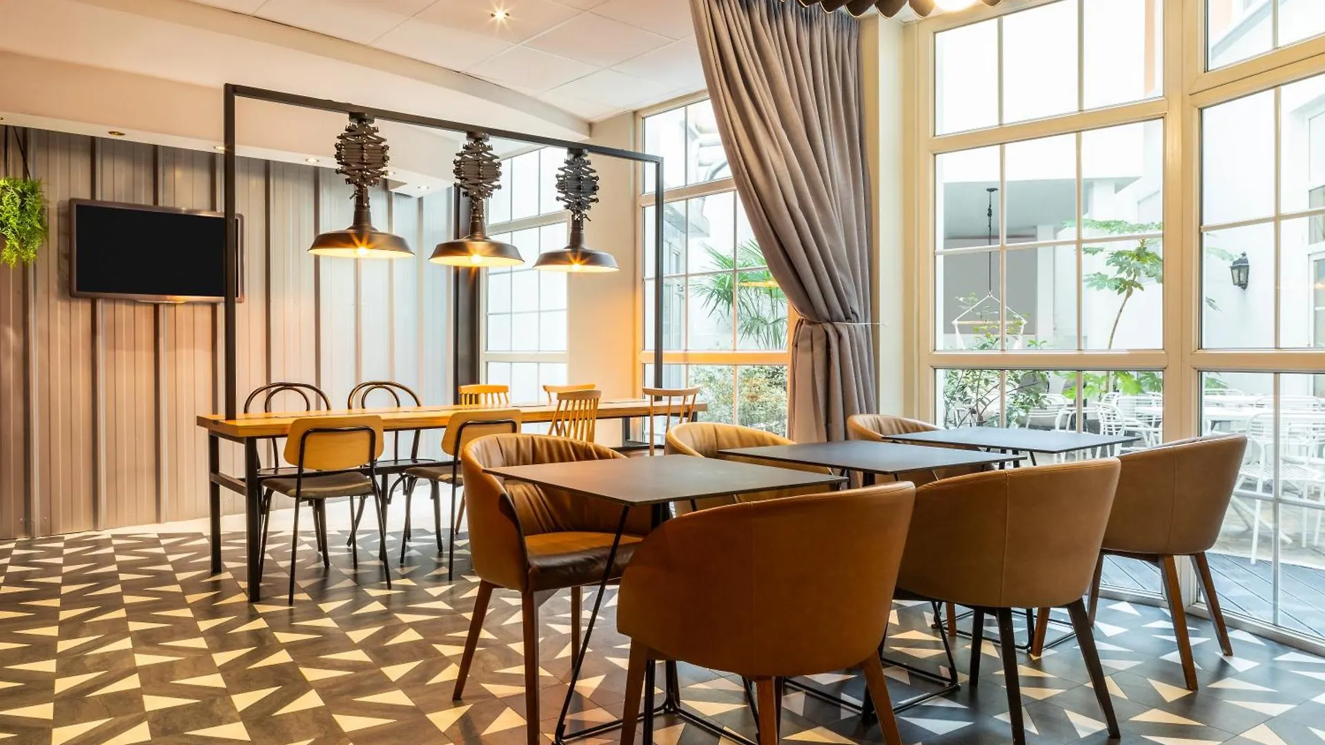Ibis Paris Ornano Montmartre Nord 18Eme Otel 3*,  Fransa