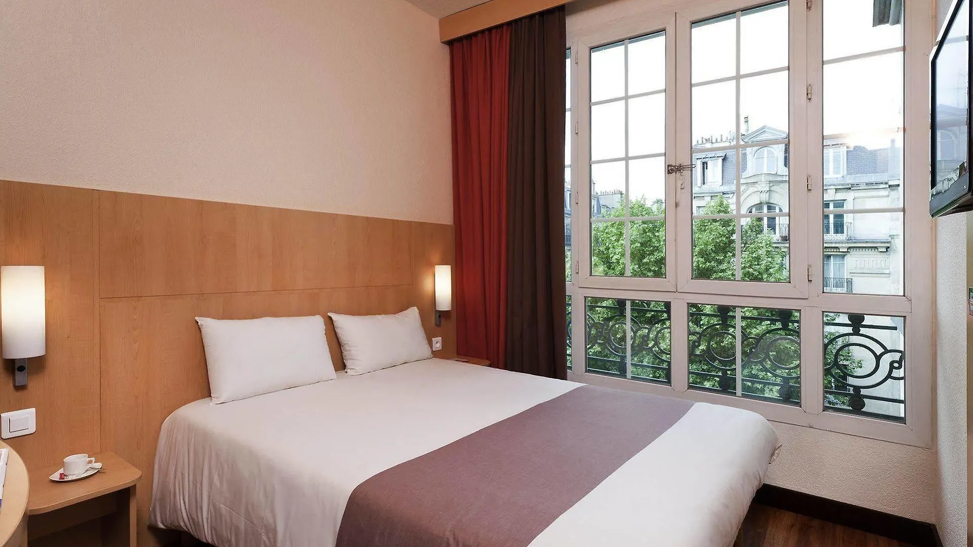 Ibis Paris Ornano Montmartre Nord 18Eme Otel 3*,  Fransa