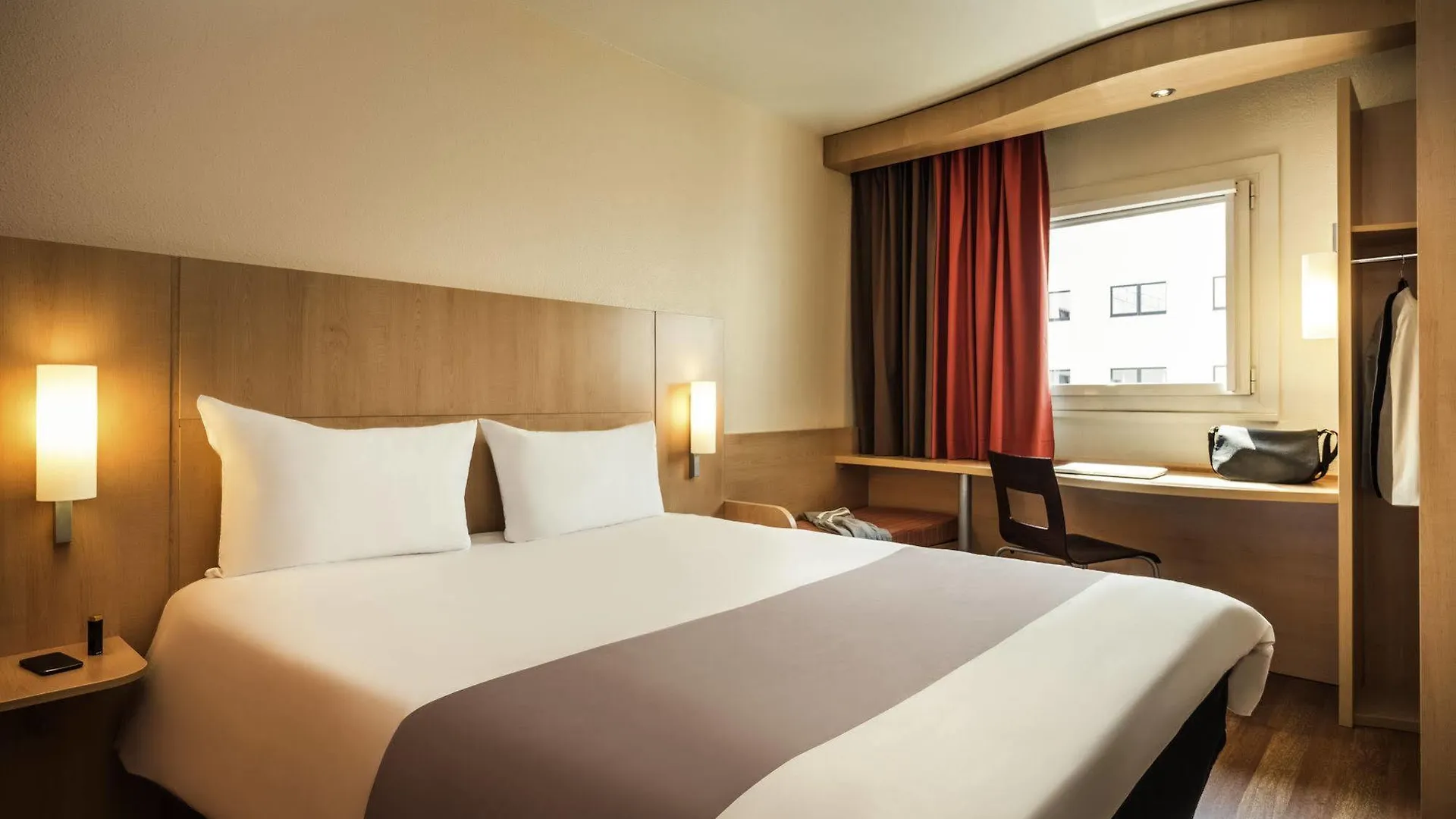 Hotel ibis Paris Ornano Montmartre Nord 18ème